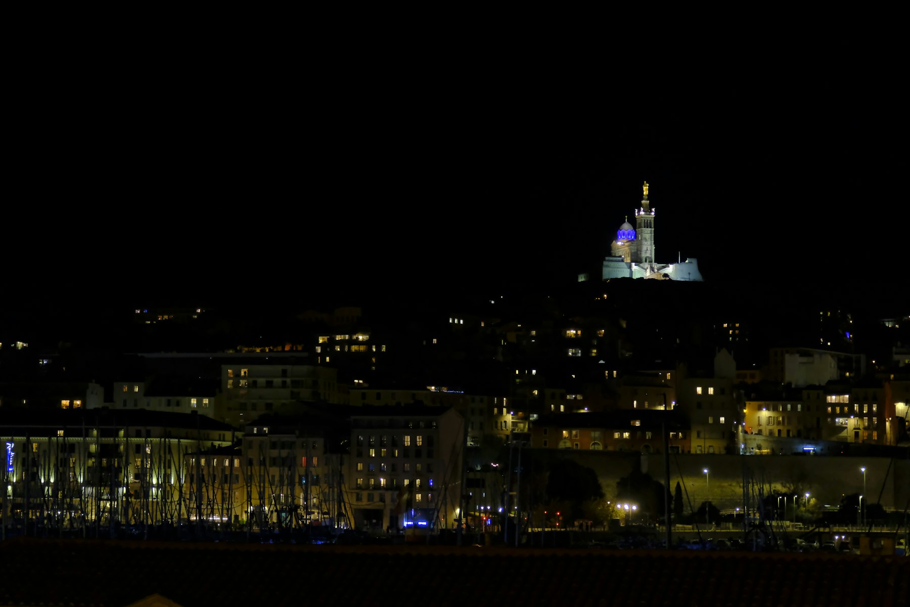 Marseille de nuit, Notre-Dame de la Garde illuminée